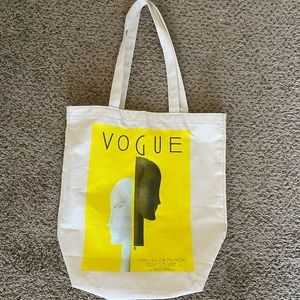 2019 VOGUE TOTE